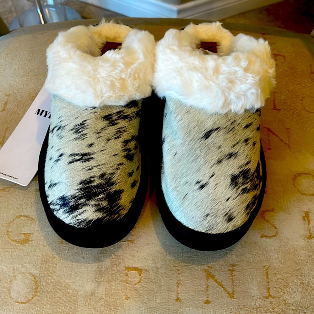 MYRA-Alamosa Hair-On Hide Lined Slippers In Black & White